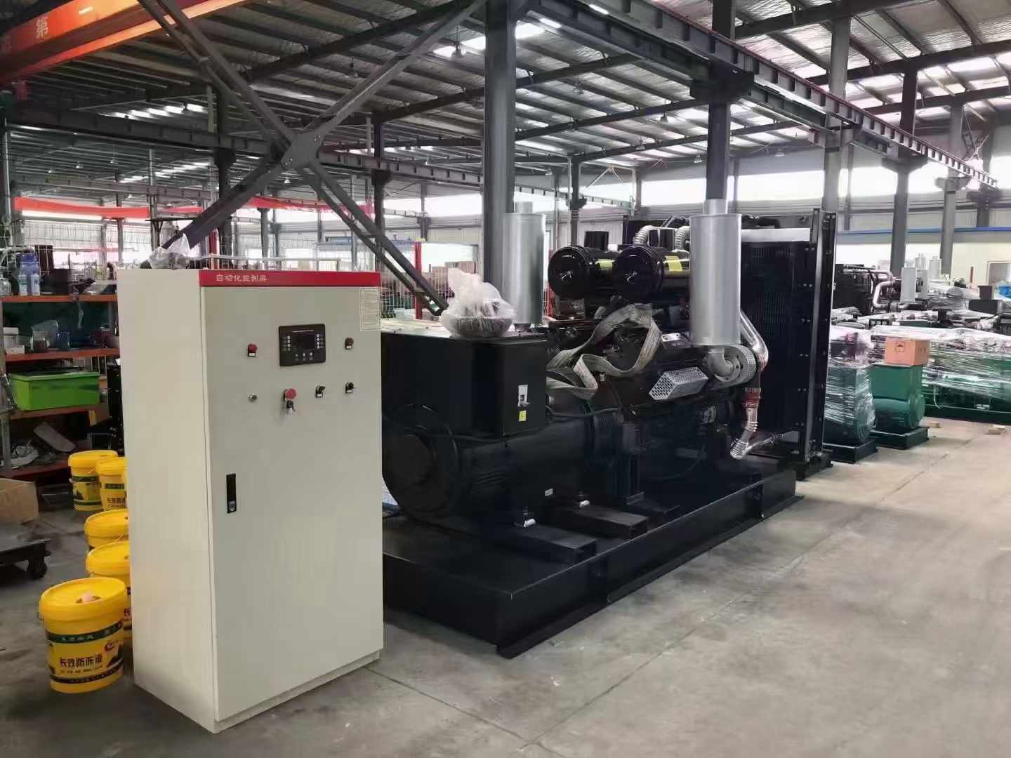 富县柴油发电机运行时的噪音和振动水平如何？